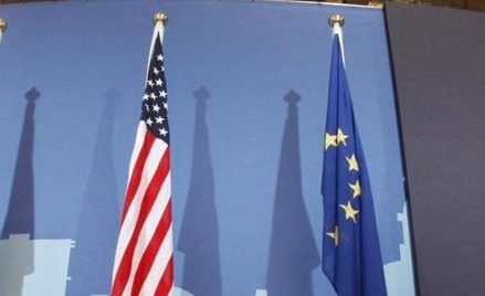 Szef Rady Europejskiej Donald Tusk próbuje przekonać prezydenta USA do szybszego utworzenia strefy w