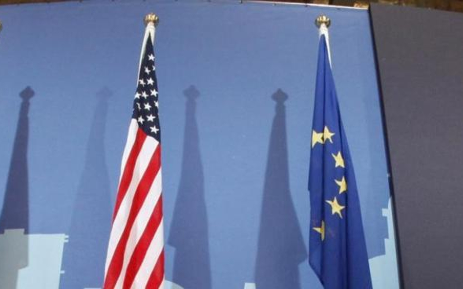 Szef Rady Europejskiej Donald Tusk próbuje przekonać prezydenta USA do szybszego utworzenia strefy w