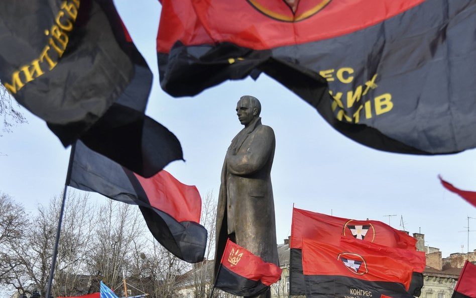 Pomnik Stepana Bandery, przywódcy Organizacji Ukraińskich Nacjonalistów, we Lwowie