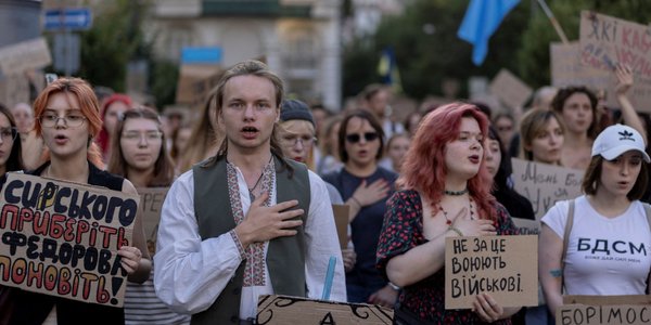 Zelensky seeks new army commander after street protests — Friday deadline