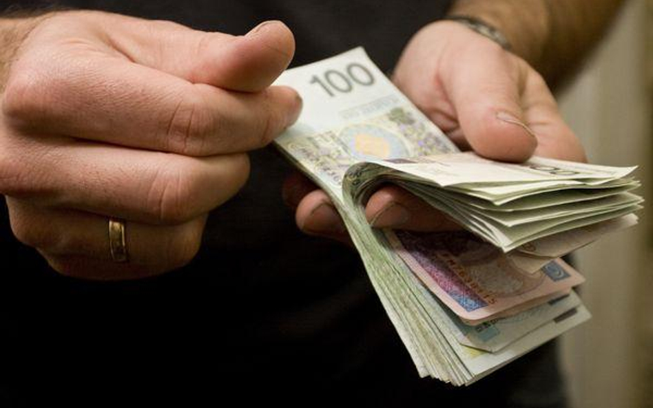 Pieniądze zamiast wakacji i służbowego stroju