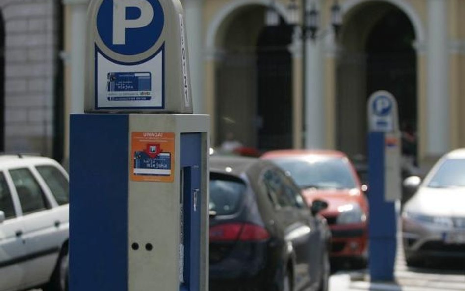 Pracownik parkuje, pracodawca płaci, ale nie zawsze ma koszt