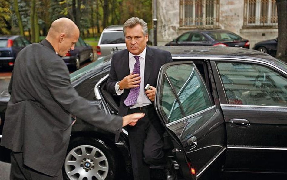Kwaśniewski zbiera cięgi za gazociąg