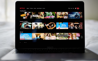 Netflix chce ograniczyć zjawisko współdzielenia kont i zwiększyć przychody