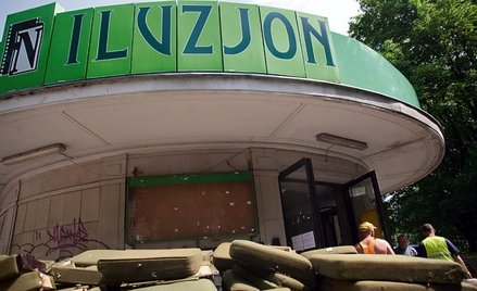Kinowe fotele na ulicy: Iluzjon się zmieni