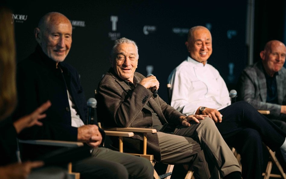 Trzej założycieli marki Nobu: Meir Teper, Robert De Niro, Nobu Matsuhisa i Trevor Horwell, dyrektor 