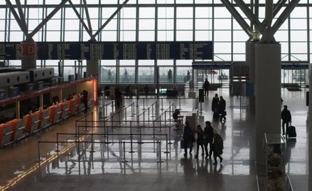 Wioząc prezenty samolotem za granicę musimy pamiętać o rygorystycznych przepisach bezpieczeństwa