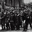 Pionierzy na pochodzie pierwszomajowym, Moskwa, rok 1929. Kiedyś wychowanie młodzieży było zdecydowa