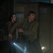 Bella Ramsey i Pedro Pascal w serialu „The Last of Us”