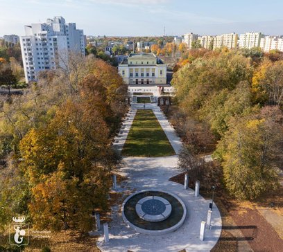 Głównym założeniem projektu jest kompleksowa odnowa alei głównej oraz pozostałych części parku.