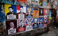 Europa się zbroi, Trump słabnie. Dlatego Kreml zaczął rozmawiać z Europą? Na zdjęciu plakaty na Bric