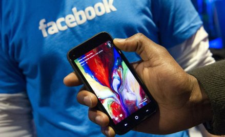 Płać mobilnie z Facebookiem