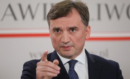 Minister sprawiedliwości, prokurator generalny Zbigniew Ziobro podczas konferencji prasowej w siedzi