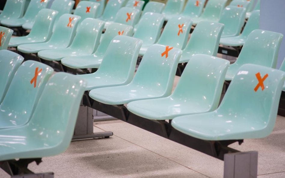 Koronawirus: wracają imprezy na stadionach i w plenerze. Są szczegółowe wytyczne