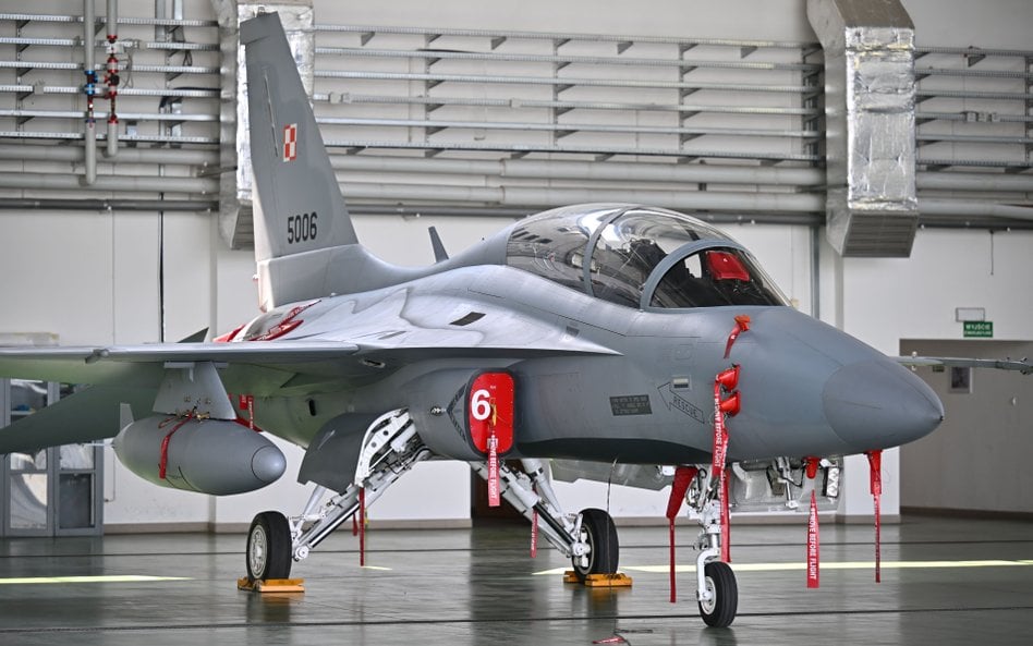 Samolot FA-50