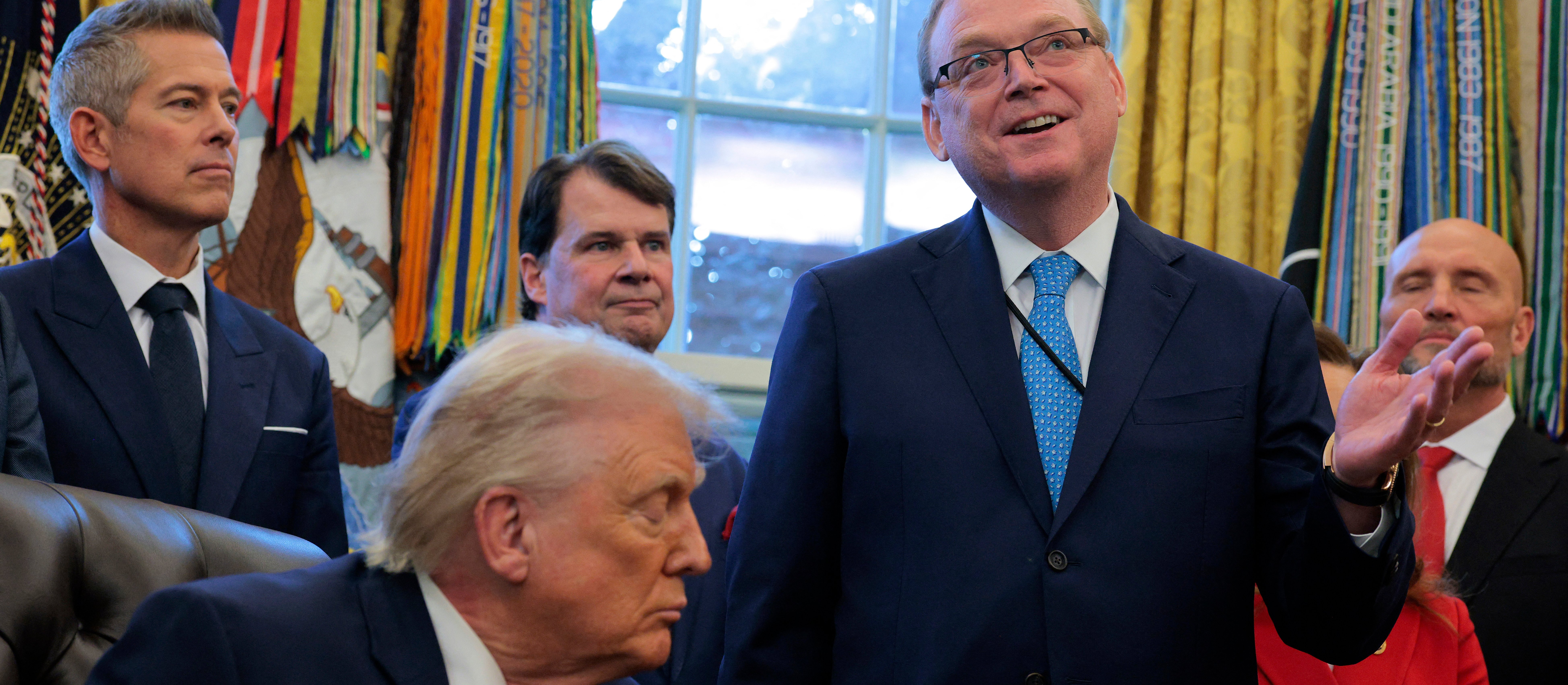 Hassett ostro o raporcie Fed: „Najgorsza analiza w historii”. Spór o koszty ceł Trumpa