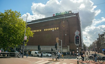 Holenderski gigant zapowiada zwolnienia. 400 osób straci pracę w Amsterdamie