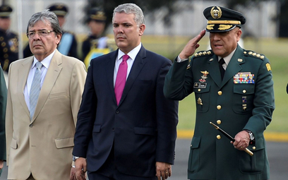 Minister obrony Kolumbii pod respiratorem. COVID-19