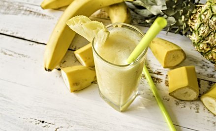Koktajl bananowo-ananasowy - dobry pomysł na odchudzającą kolację