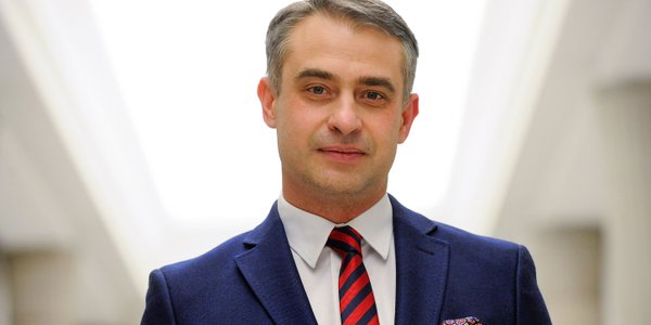 Gawkowski: Państwo powinno mieć własnego operatora. Eksperci podzieleni