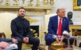 Wołodymyr Zełenski podczas pierwszej wizyty u Donalda Trumpa w Białym Domu w sierpniu 2025 r.