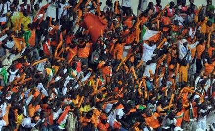 Afrykańskie kibicowanie to nie tylko tańce i śpiewy