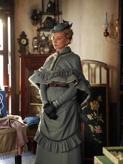 Kamila Urzędowska jako Izabela Łęcka