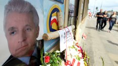 Wzorem polityka bliskiego ludzkim sprawom okazuje się nieżyjący od półtorej dekady... Andrzej Lepper