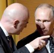 Szef FIFA Gianni Infantino i prezydent Rosji Władimir Putin podczas losowania grup mundialu w Moskwi