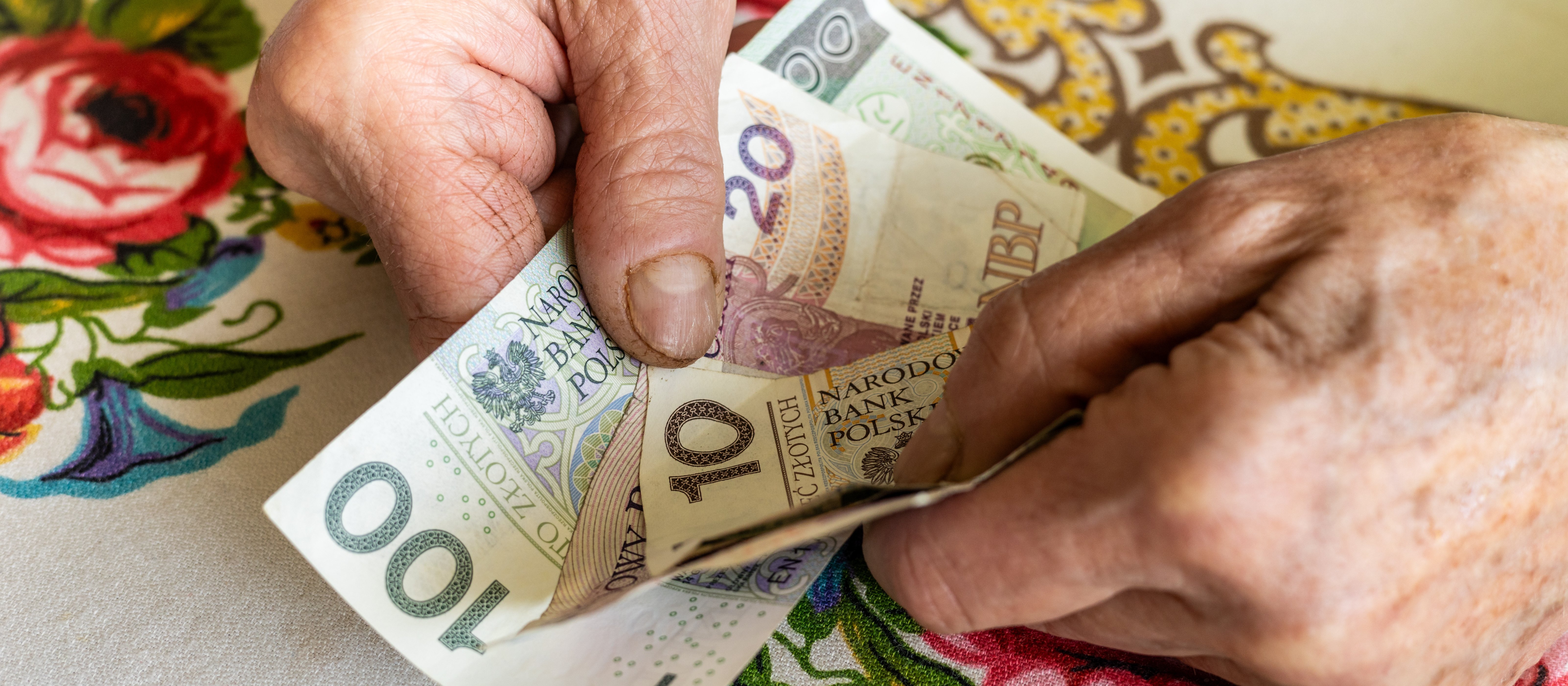 Пенсионеры могут вернуть себе тысячи злотых. Правительство готовит перерасчет пенсий