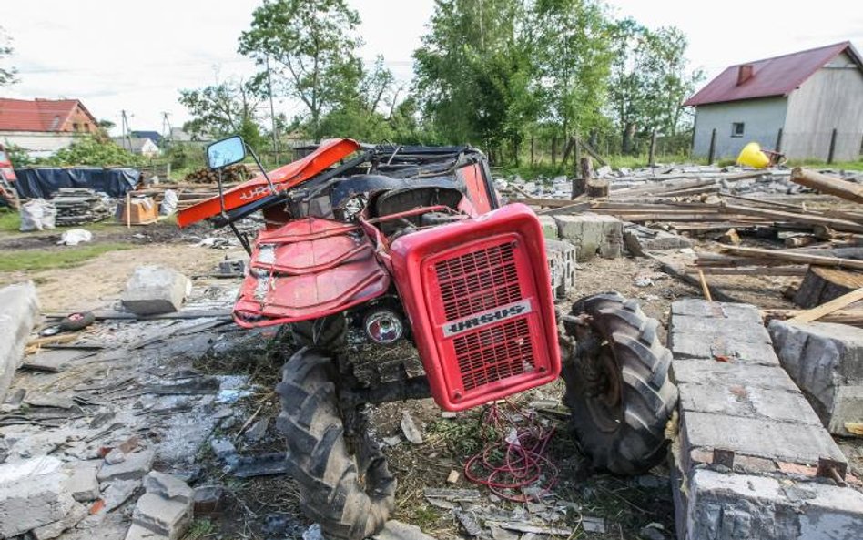 Poszkodowani w nawałnicach zożyli do tej pory ponad 2,2 tys. wniosków o wypłatę zasiłków do 6 tys. z