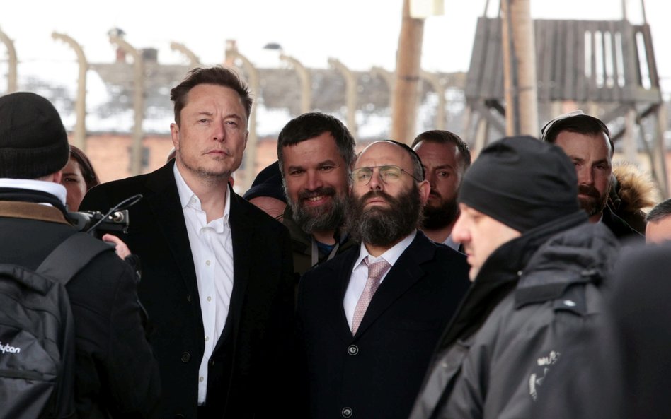 Fot. Andrzej Rudiak/East News, Oswiecim, 22.01.2024. Elon Musk (L) z wizyta w muzeum KL Auschwitz-Bi