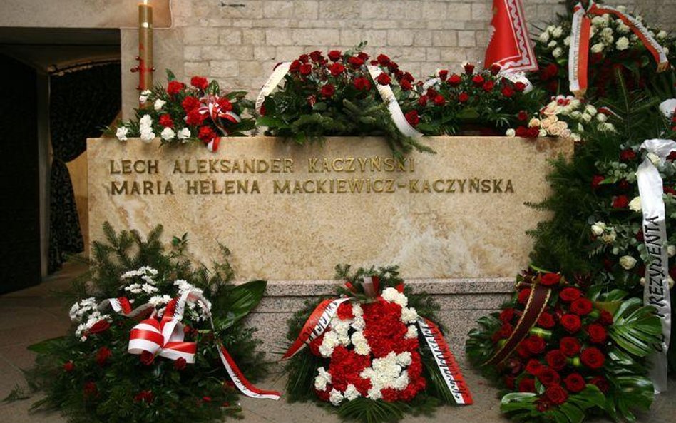 Grobowiec Marii i Lecha Kaczyńskich w Krypcie Srebrnych Dzwonów na Wawelu