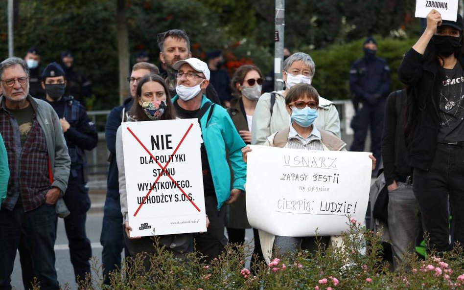 Protest przeciwko stanowi wyjątkowemu