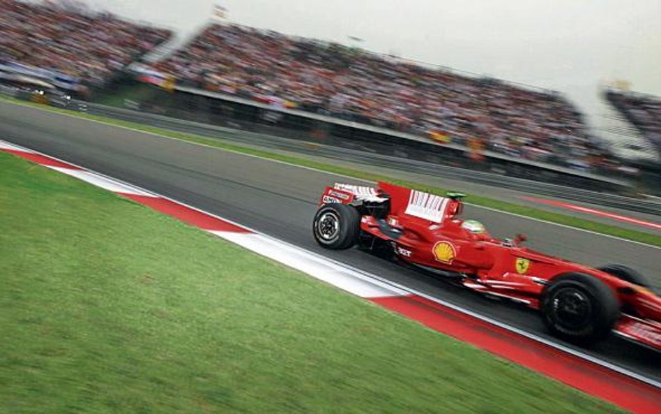 Nie tylko kierowcy Ferrari są w wojowniczych nastrojach. Szefowie zespołu grożą, że po zmianie przep