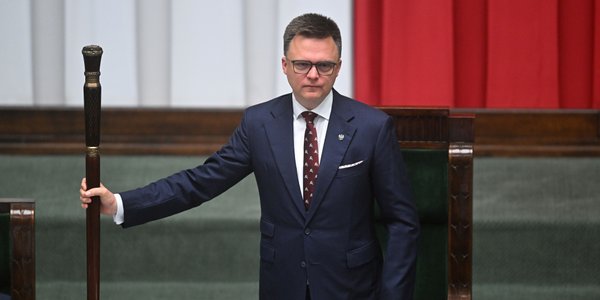 Prokuratura podała, kiedy przesłucha Szymona Hołownię ws. „zamachu stanu”