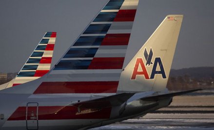 Oskarżeni o kradzież koców w samolocie. Bo byli czarni?