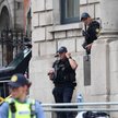Policjanci przed Zamkiem Dublińskim w pierwszym dniu prezydencji Irlandii w Radzie Unii Europejskiej