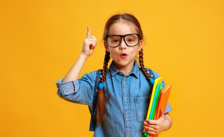 Zakaz noszenia spodni przez dziewczynki, czyli absurdy w szkolnych statutach