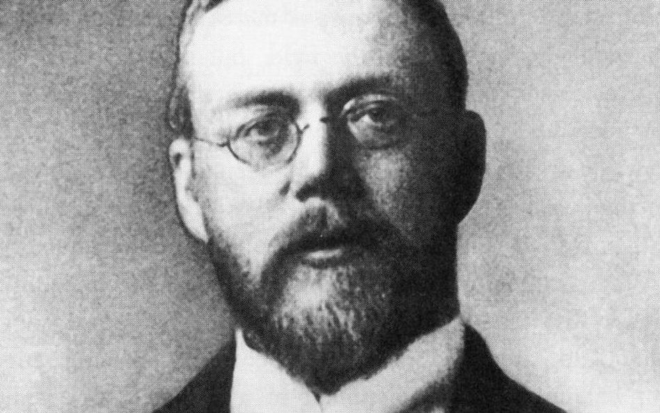 Reginald Aubrey Fessenden (1866–1932) – amerykański fizyk i radiotechnik kanadyjskiego pochodzenia, 