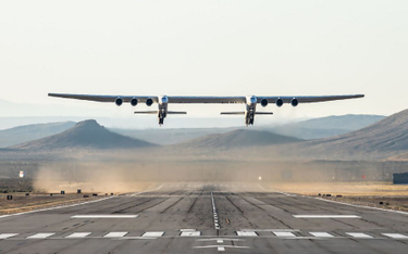 Udany lot największego samolotu na świecie