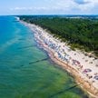 Plaża i kąpielisko w miejscowości Sarbinowo w pobliżu Mielna (fot. ilustracyjna)