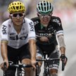 Michał Kwiatkowski (z lewej) pomógł dojechać na mecie Rafałowi Majce