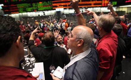 Głowa z ramionami na wykresie S&P 500