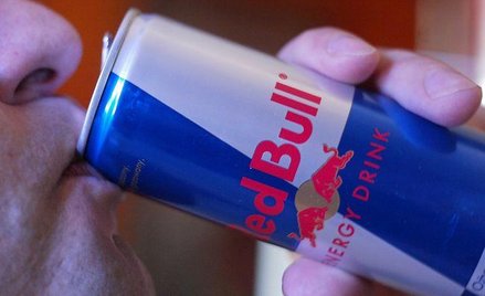 Posłużenie się tragedią komunikacyjną przy sprzedaży napoju energetycznego nie mieści się w kanonach