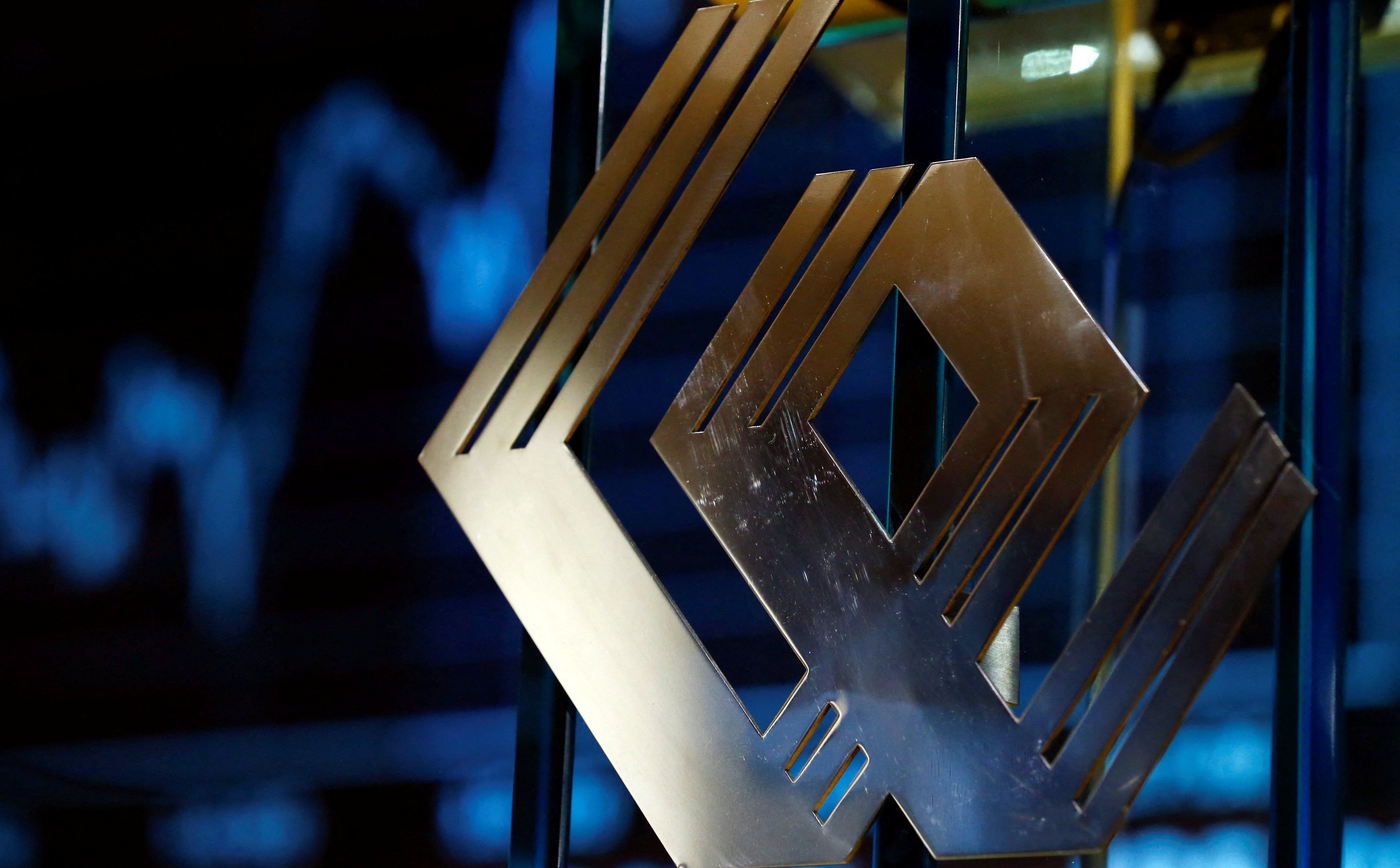 Warszawa próbuje nieśmiało rosnąć. Żabka bohaterem dnia