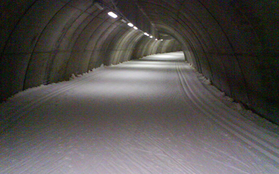 Tunel narciarski w Torsby – najdłuższy tego typu obiekt na świecie.