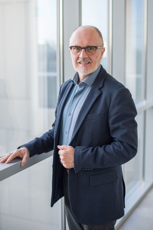 TOM SHEPHERD od 2021 r. zarządza spółką Captor Therapeutics. Pierwszym krokiem w jego karierze było 