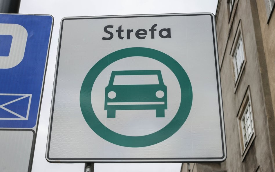 Znak drogowy informujący o strefie czystego transportu