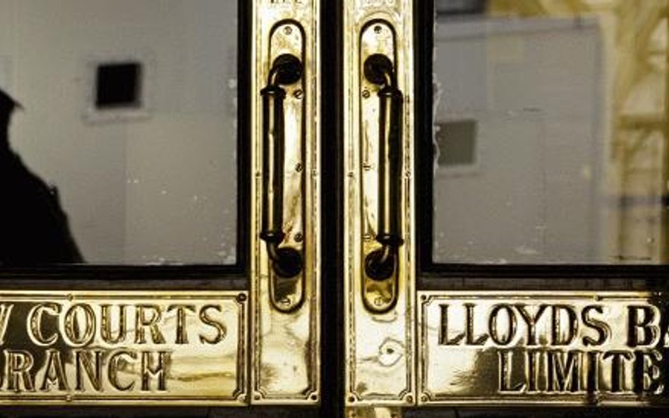 Lloyds Banking Group chce zebrać w wyniku emisji akcji z prawem poboru 15 mld funtów